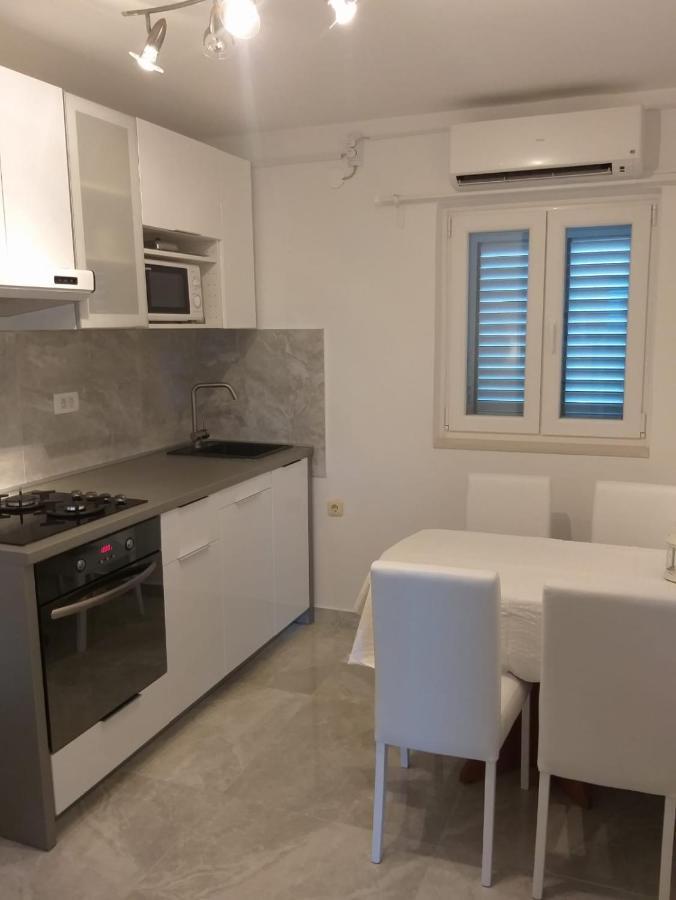Sandy Apartment Nin Exterior photo